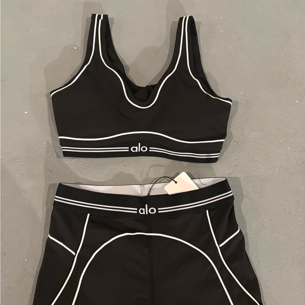 Alo Womens Medium Black Leggings & Sports Bra